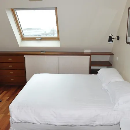 Logis Du Port Hotel 3*